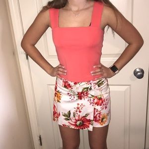 SET!!!! CACHÉ SKORT AND MATCHING TOP